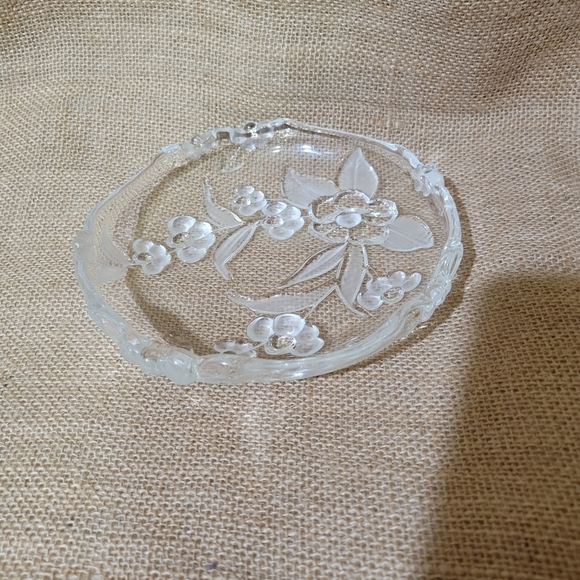 Vintage Crystal Glass Mikasa Round Shaped Bowl/Tray. Candy Dish. - Picture 4 of 4